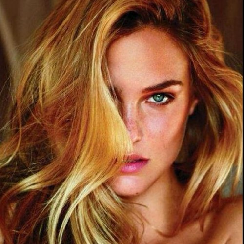 Και η Bar Refaeli στη Μύκονο