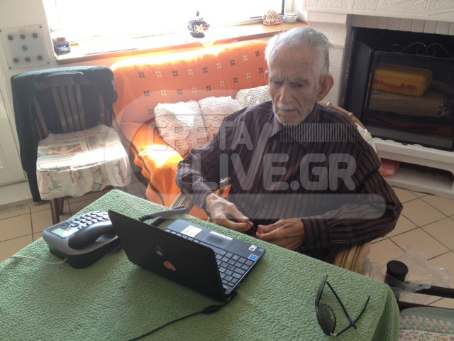 Χρησιμοποιεί Skype στα 92 του!