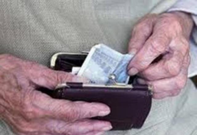 Εκλιπαρούν για δουλειά