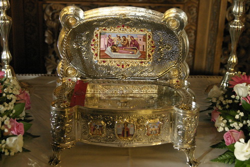 Έκλεψαν και τα λείψανα Αγίων