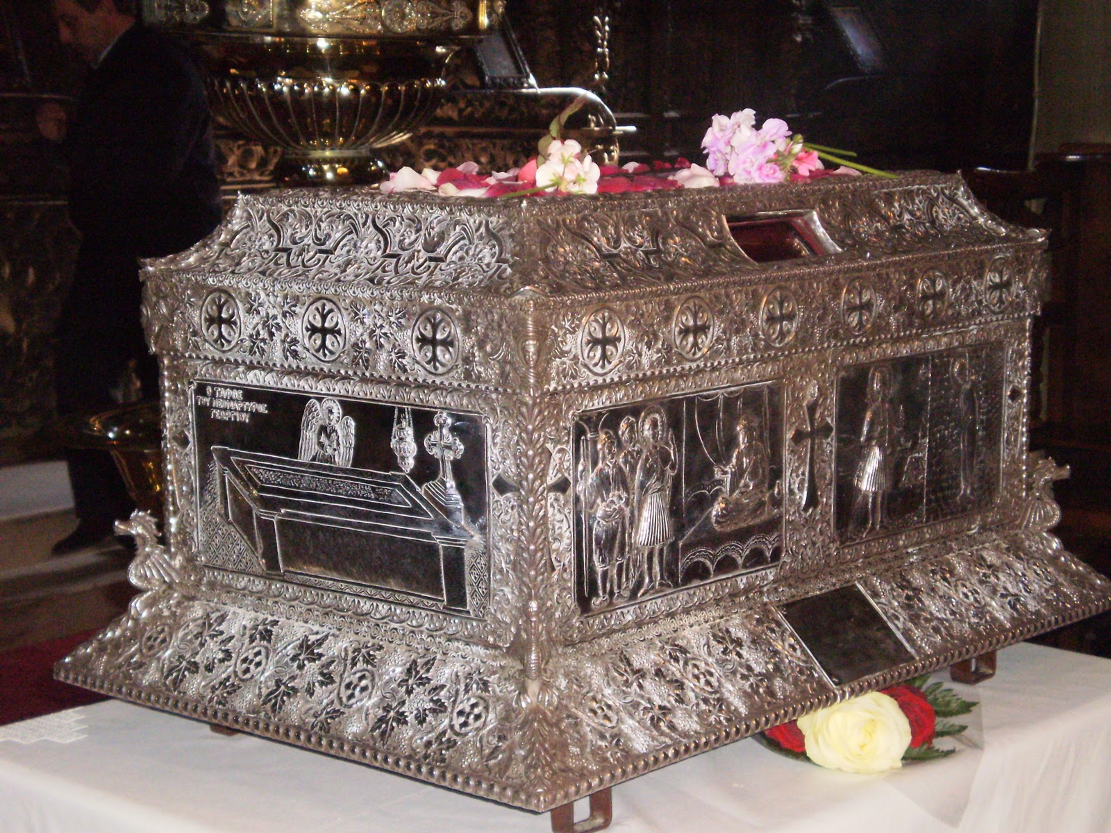 Έκλεψαν λείψανα τεσσάρων Αγίων