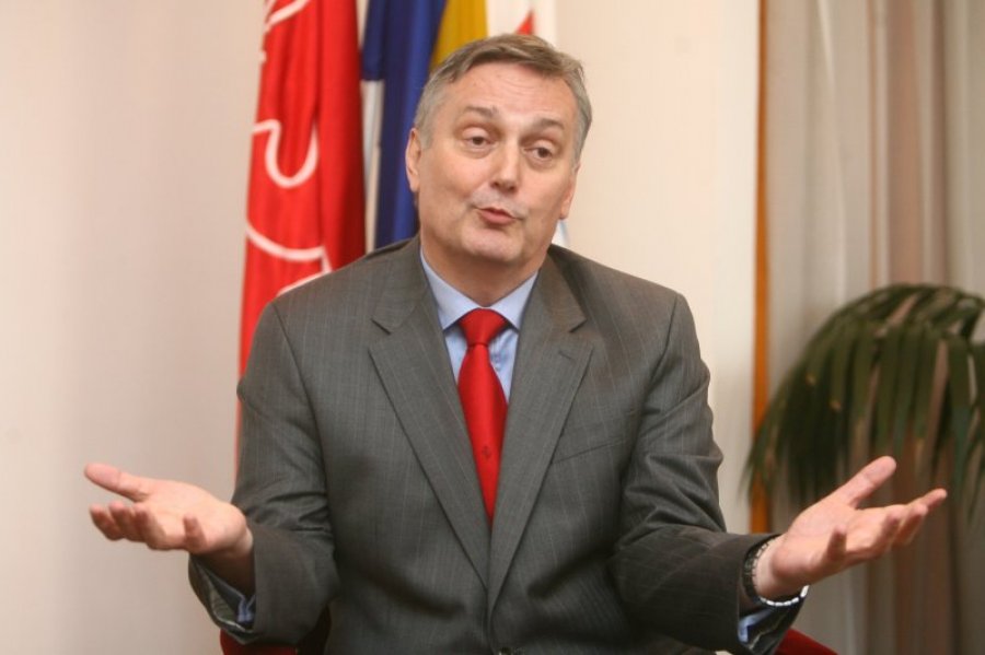 Έτοιμος, αλλά όχι λόγω Ντόντικ