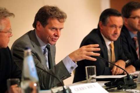 Spiegel:”Ναι στην επόμενη δόση;”