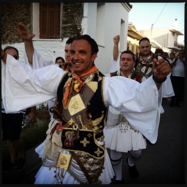 Ο Αλιάγας με φουστανέλα!