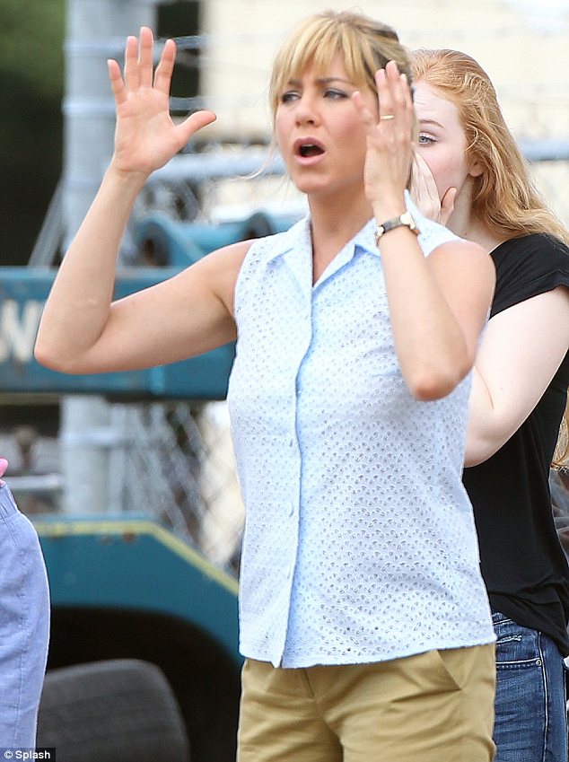 “Προκαλεί” η Aniston…