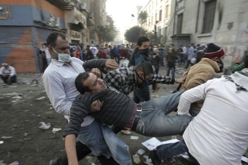 Αιματοχυσία με 16 νεκρούς