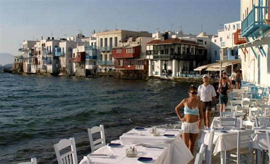 “Όργιο” φοροδιαφυγής στα νησιά