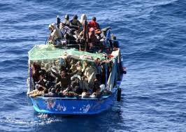 Αλιευτικό γεμάτο με μετανάστες