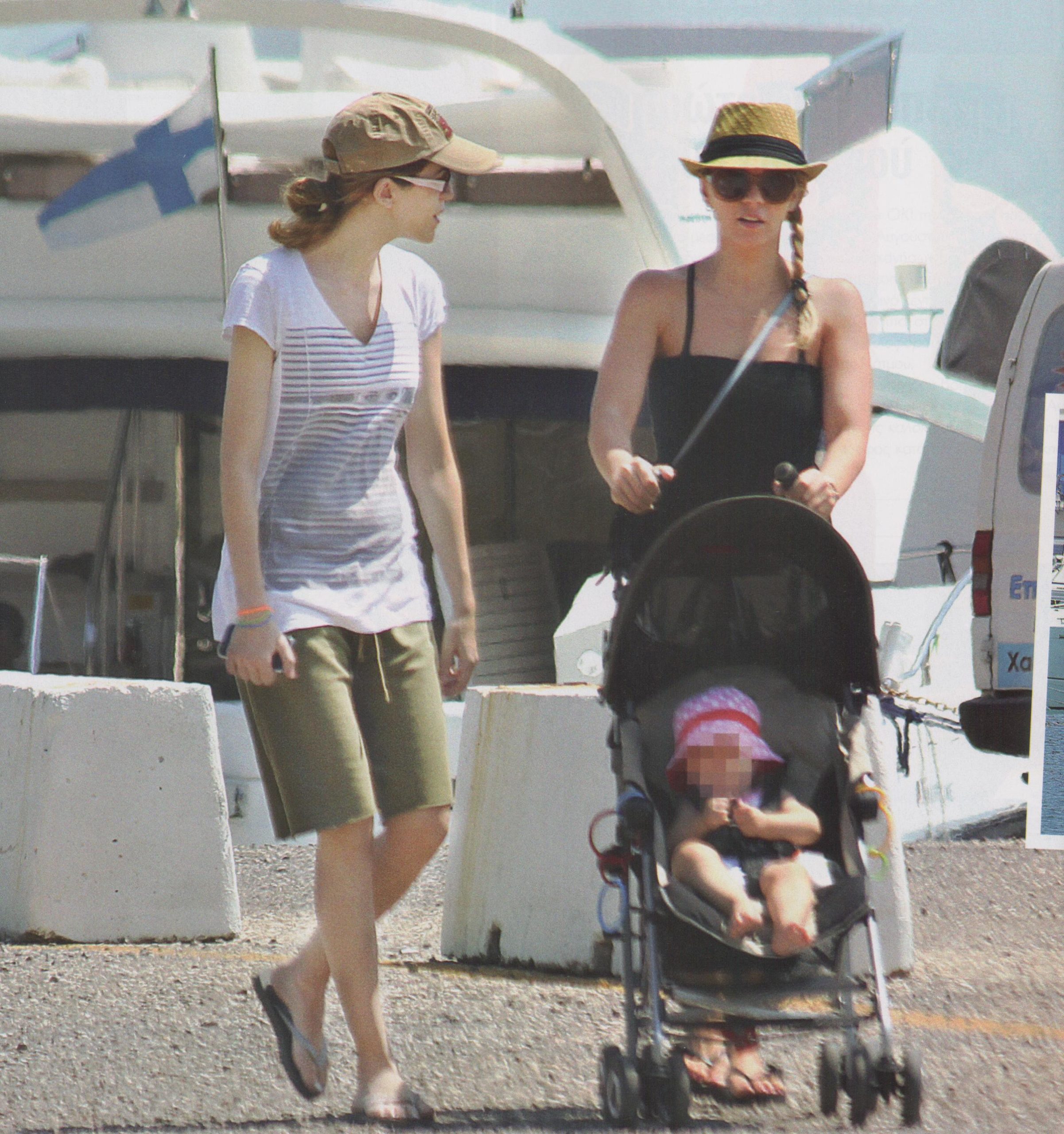 Βόλτα για μαμά και κόρη