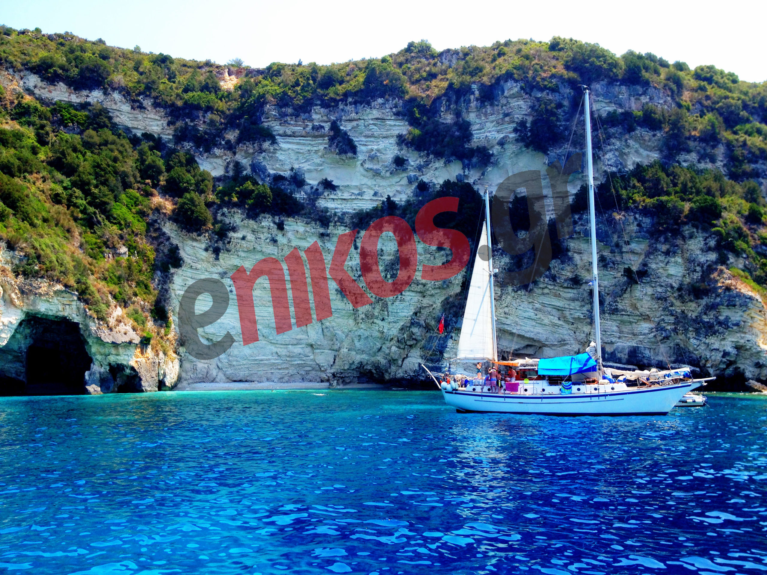 Σπηλιές κρυμμένες στο Ιόνιο…