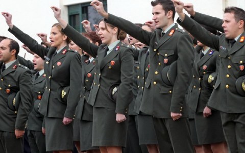 Κλιμακωτές μειώσεις μισθολογίων