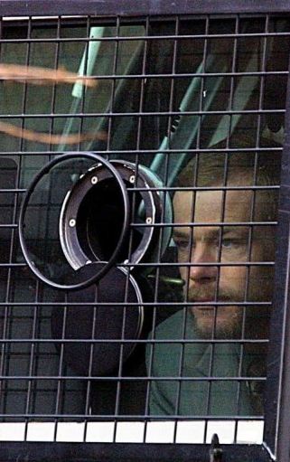 Ένοχοι εσχάτης προδοσίας