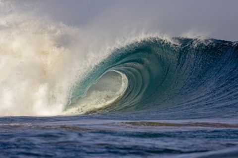Πάλεψε με τα κύματα