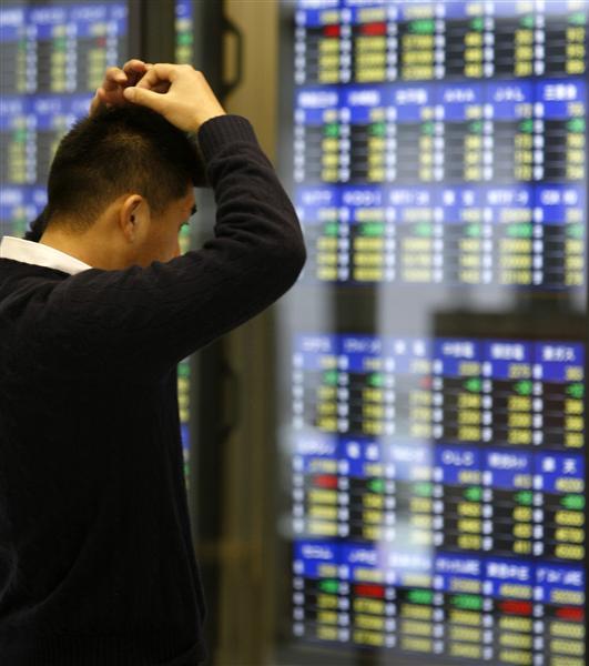 Χαμηλές πτήσεις για τον Nikkei