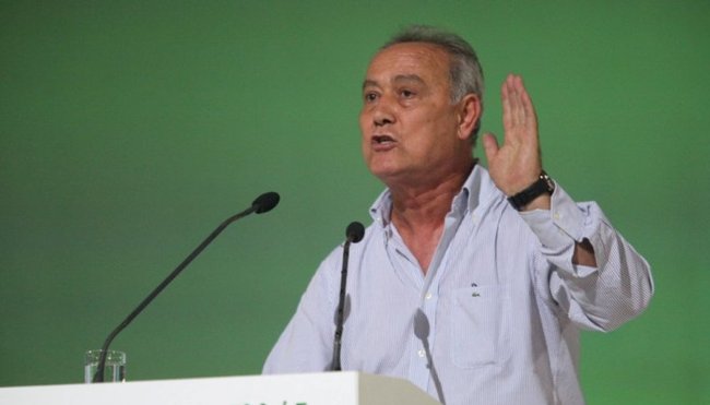 Ζητά παρέμβαση Βενιζέλου