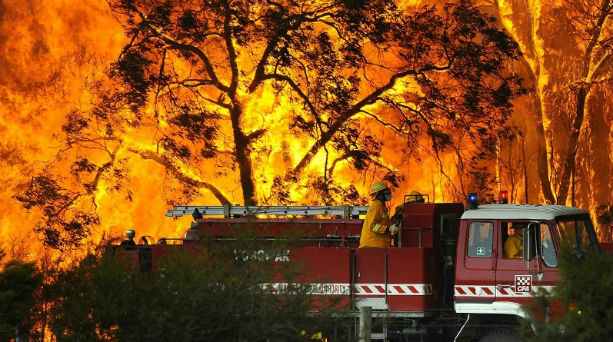 Ανεξέλεγκτη η φωτιά στη Ρόδο