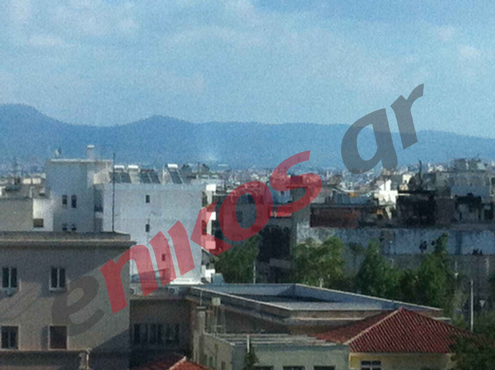 Τώρα-Φωτο από τη φωτιά στη Βαρυμπόμπη