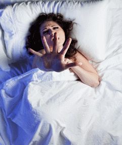 Ξύπνησε με άγνωστο δίπλα της