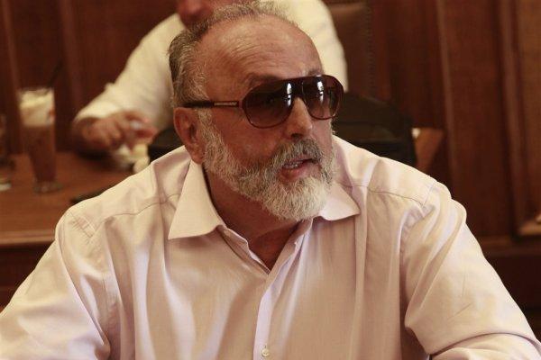 Ζητά στοιχεία για τις καταθέσεις