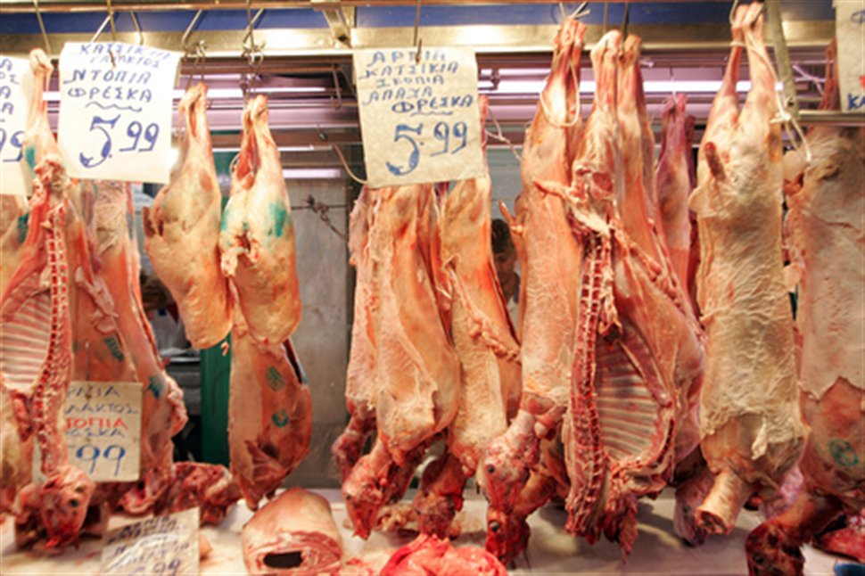 Κρέας σε σακούλες σκουπιδιών