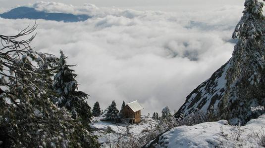 Σπίτια στη μέση του …πουθενά!