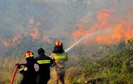 Τέσσερα μέτωπα τα ξημερώματα