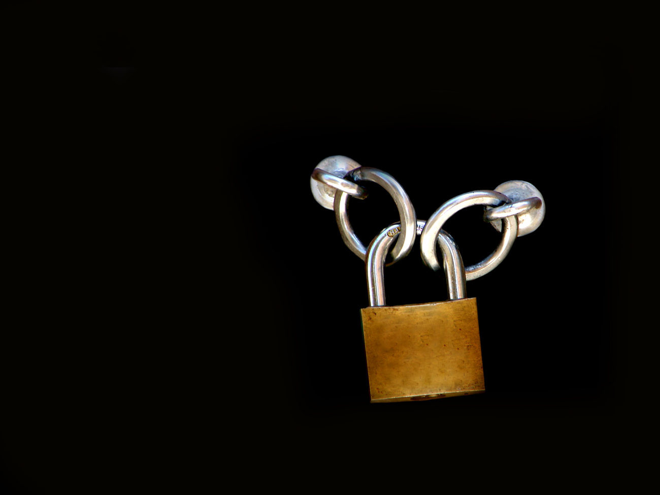 Λουκέτο σε 117 ΔΟΥ