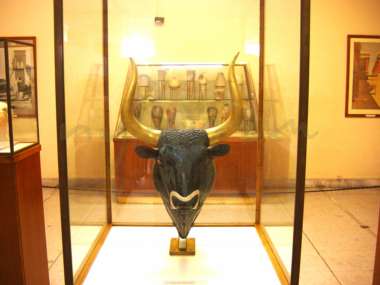 Αυλαία για το Αρχαιολογικό Μουσείο