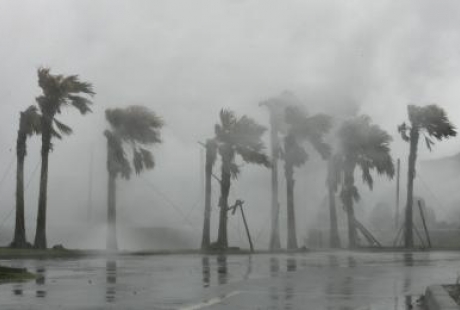 Κυκλώνας απειλεί νησιά