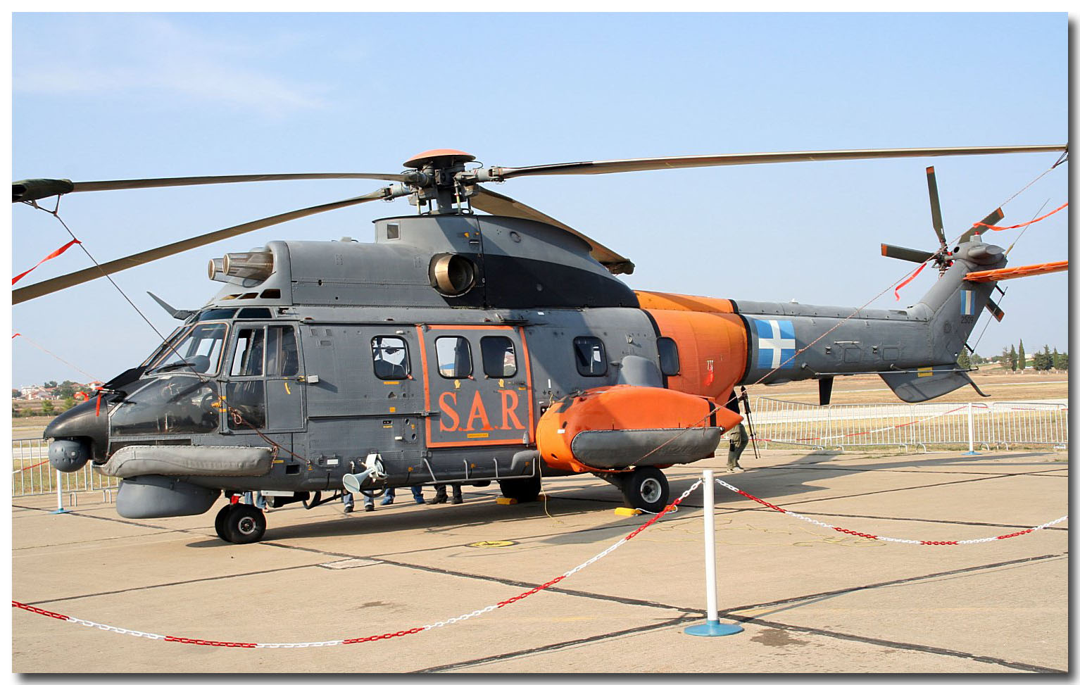 Super Puma σώζει ναυτικό