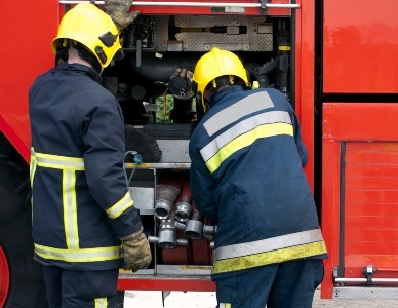 Στις φλόγες μονοκατοικία