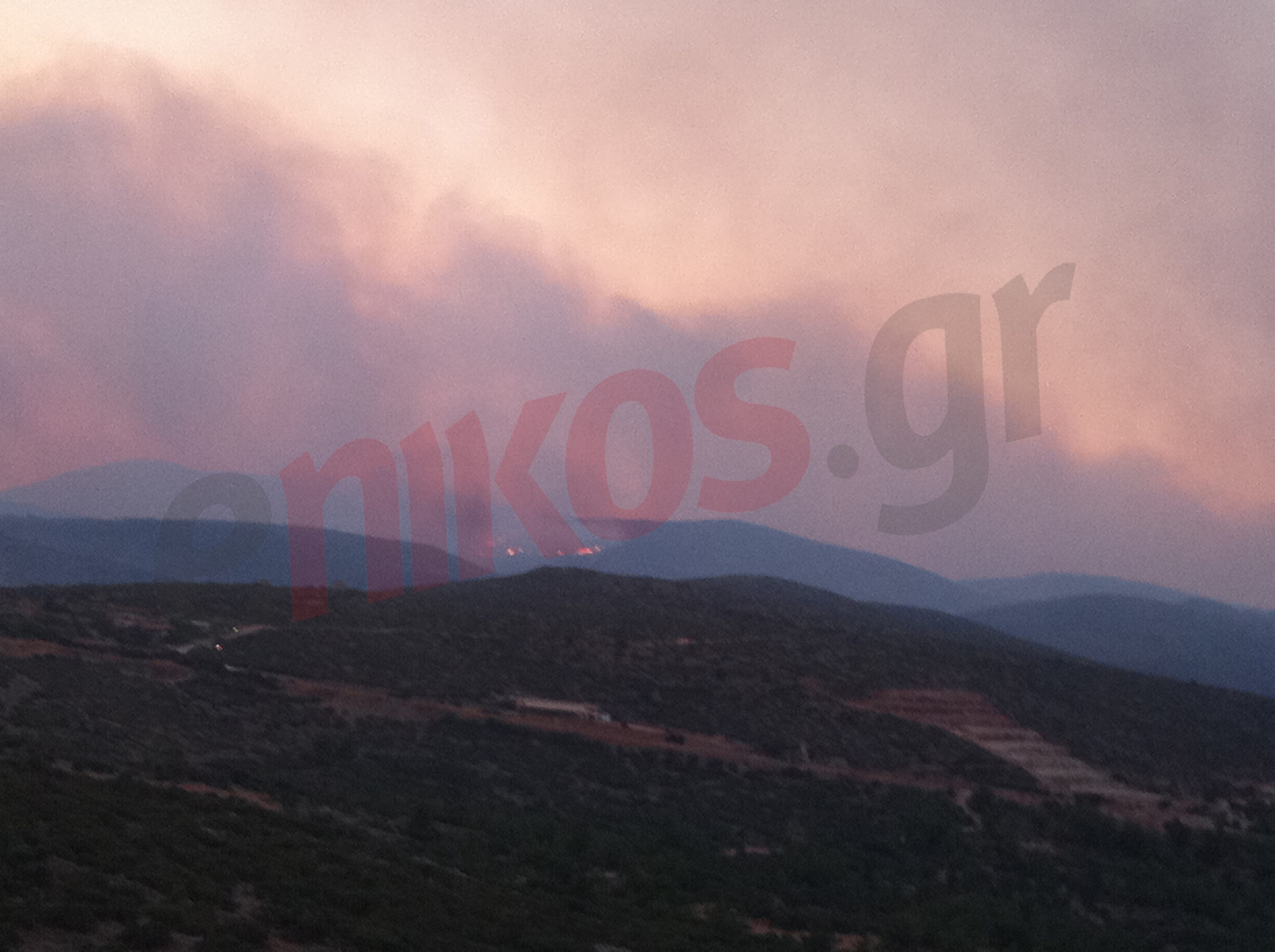 Φωτό από την πυρκαγιά στη Χίο