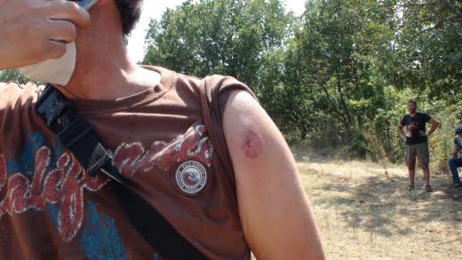 “Μας χτύπησαν με πλαστικές σφαίρες”