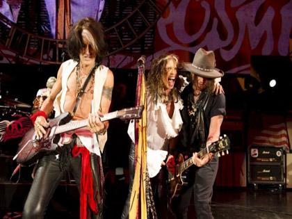 Ο Johnny με την… κιθάρα του