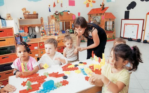 Διπλή απάντηση στην κρίση