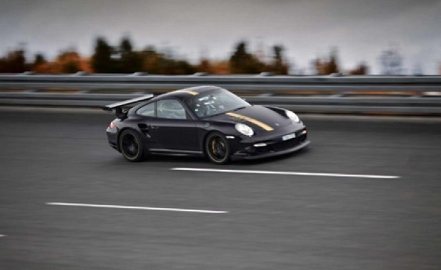 Διανύοντας 115 μέτρα το 1’’