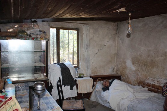 Έκκληση αιωνόβιας γιαγιάς σε Σαμαρά