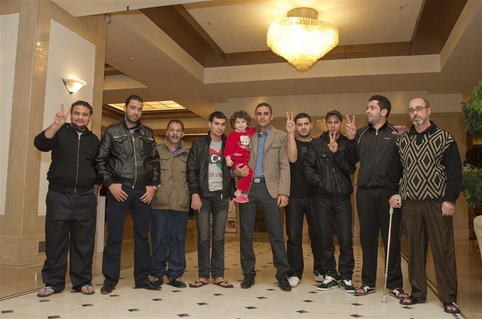 Εστω τα μισά…