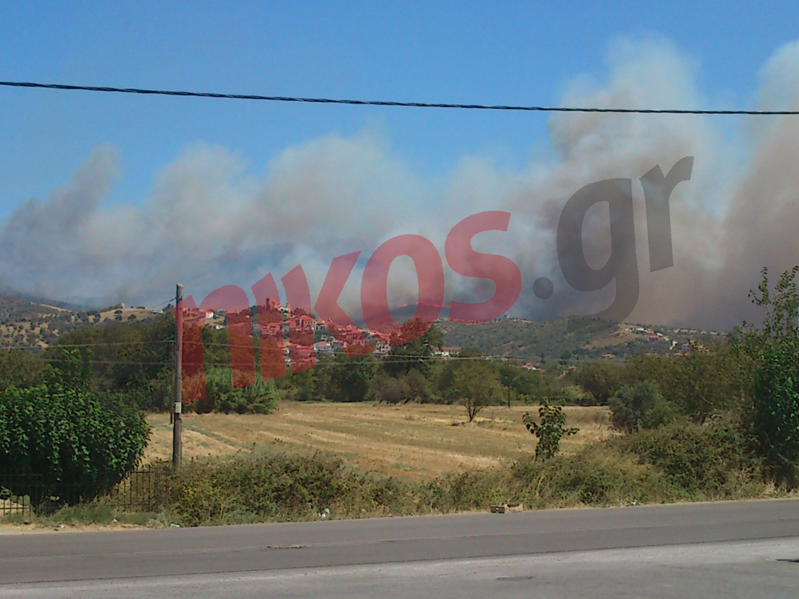 Τώρα-Η φωτιά πλησιάζει στο Αυλωνάρι