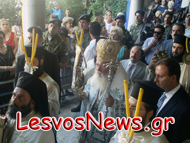 Κοσμοσυρροή για τη Μεγαλόχαρη!