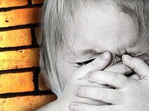 19χρονος σάτυρος στη Χερσόνησο