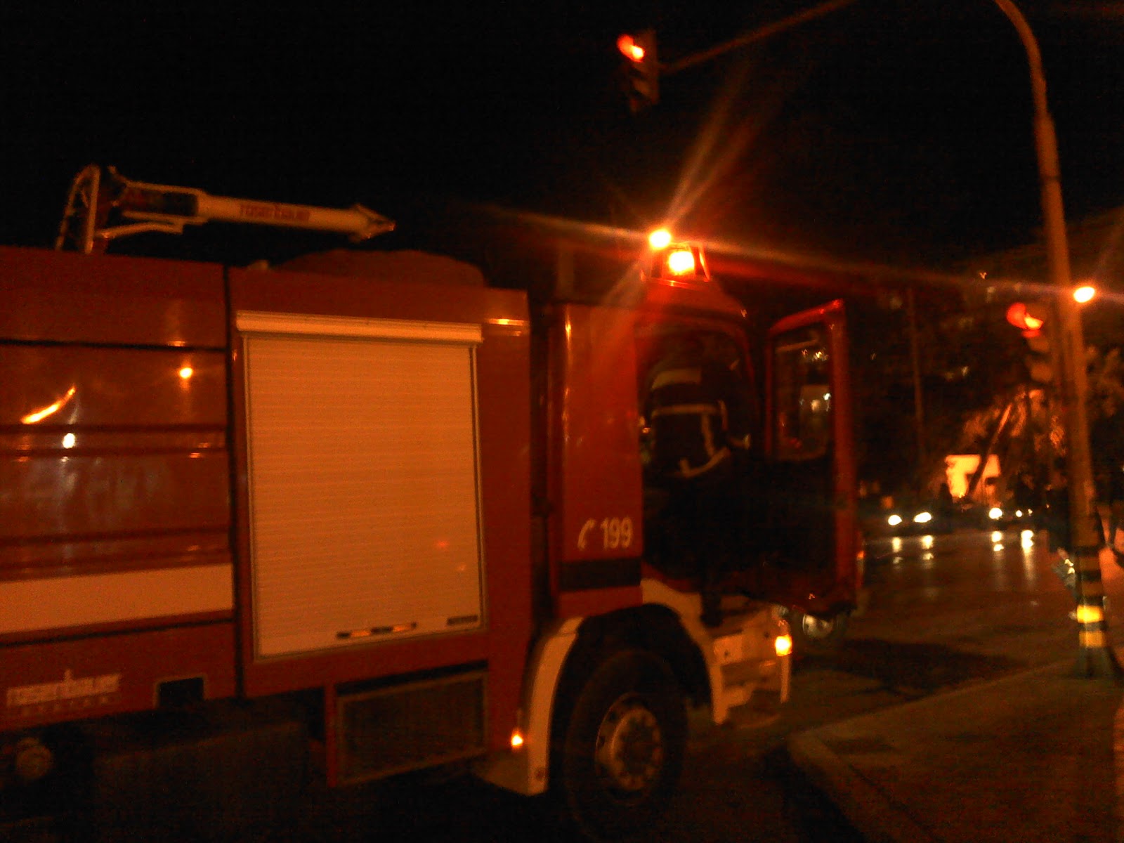 Έκαψαν 6 οχήματα ταυτόχρονα