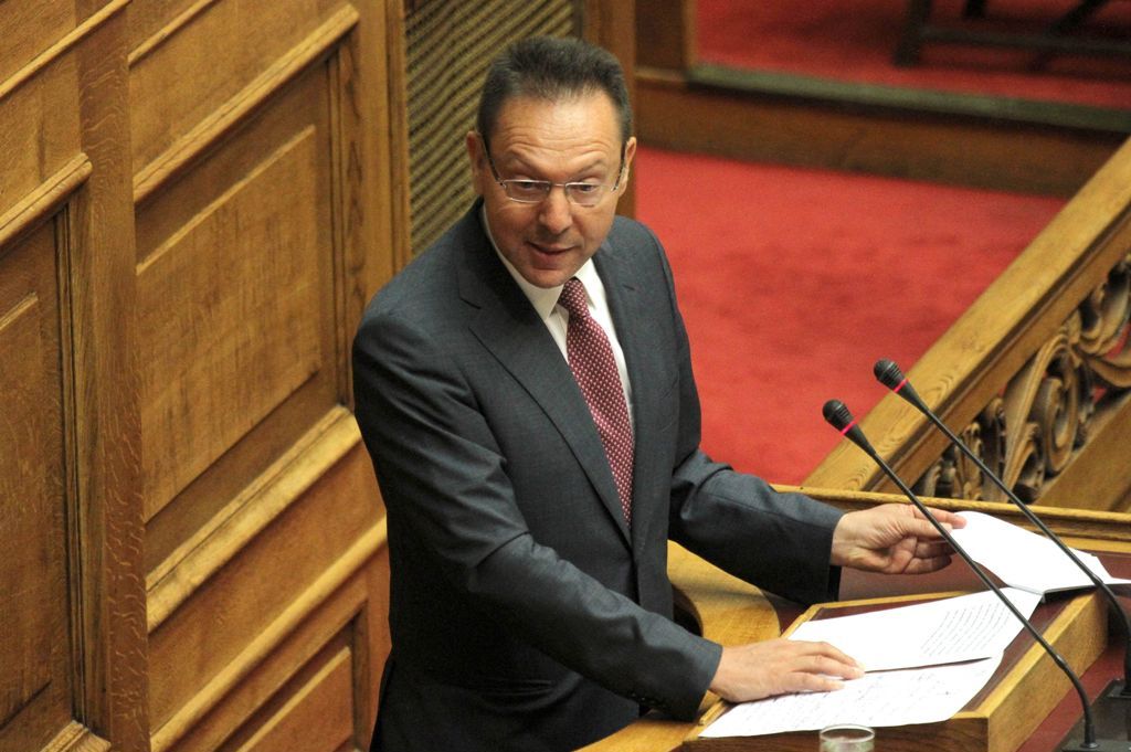 «Ο αναμάρτητος πρώτος υπέγραψε»