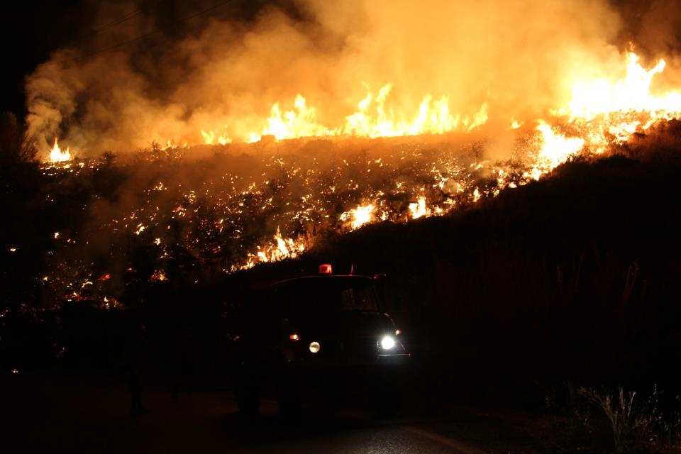 Φλέγεται η Αίγινα