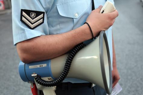 Ένστολη…διαμαρτυρία