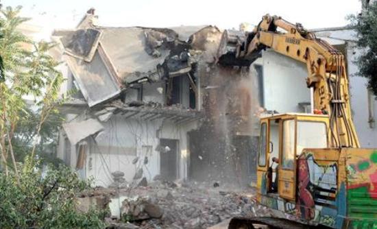 Γκρέμισαν σπίτια