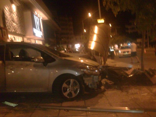 Την χτύπησε στη στάση