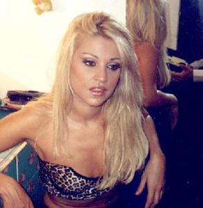 Ποια τραγουδάει σε πανηγύρια;