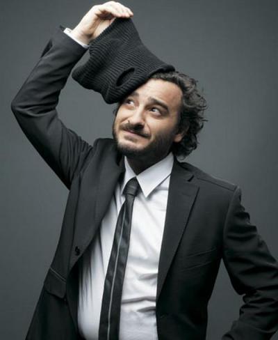 “Οι Έλληνες βάζουμε ταμπέλες”