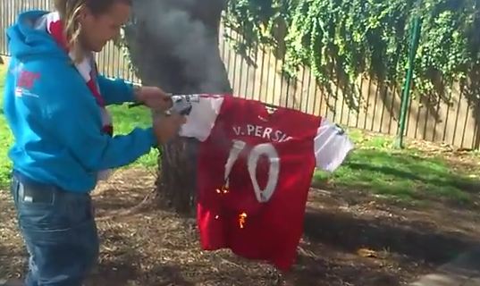 Άναψε φωτιές ο Φαν Πέρσι